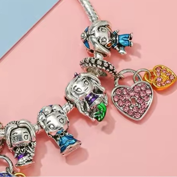 925 Sterling Silver Various Disney Princesses Characters Loaded Charm Bracelet - Picture 3 of 3